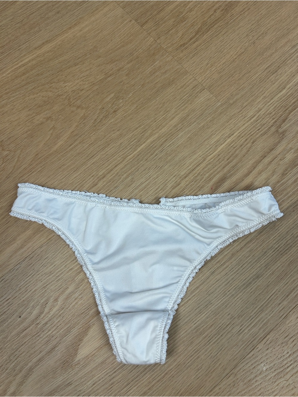 2006 Y2K Vintage Victoria’s Secret Sexy Little Things Low Rise Thong Panty M